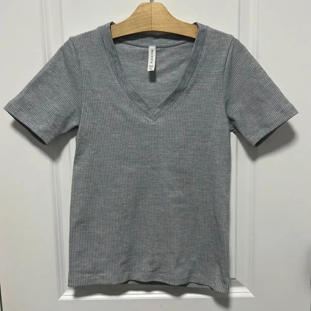 Athleta | Grey Seamless V-Neck Athletic T-Shirts For Women Short Sleeves size XS